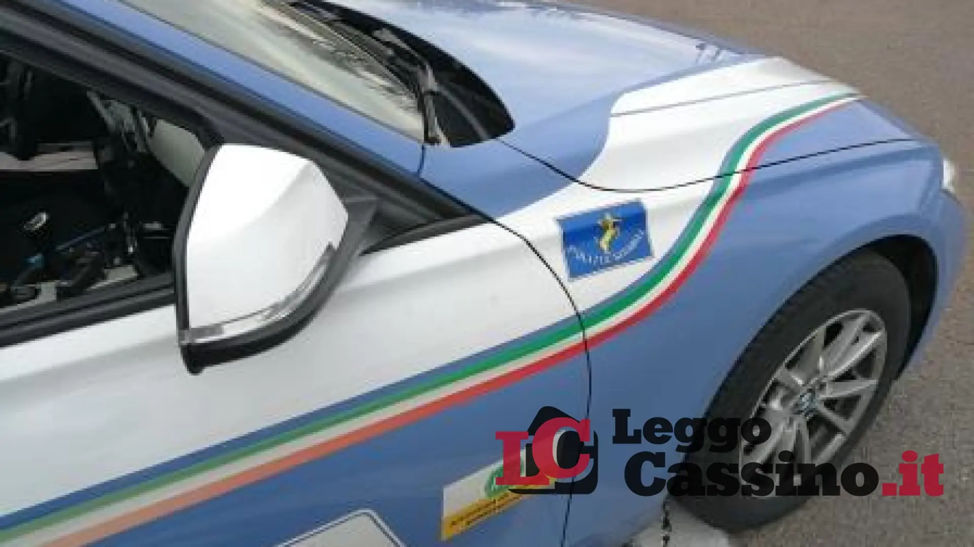 Rubano due auto ma restano senza benzina