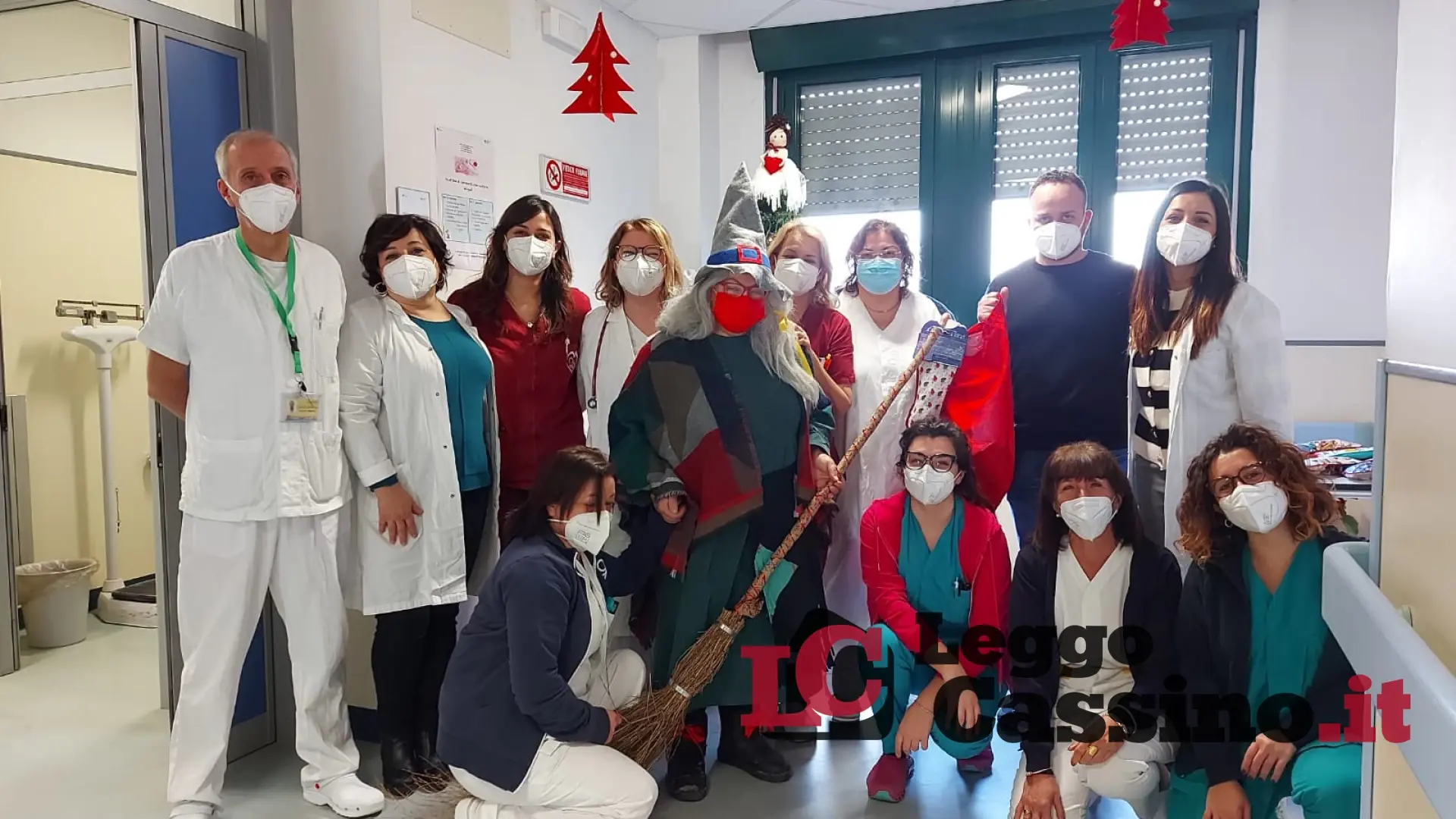 I supermercati Angione hanno donato le calze della Befana all'Ospedale di Cassino