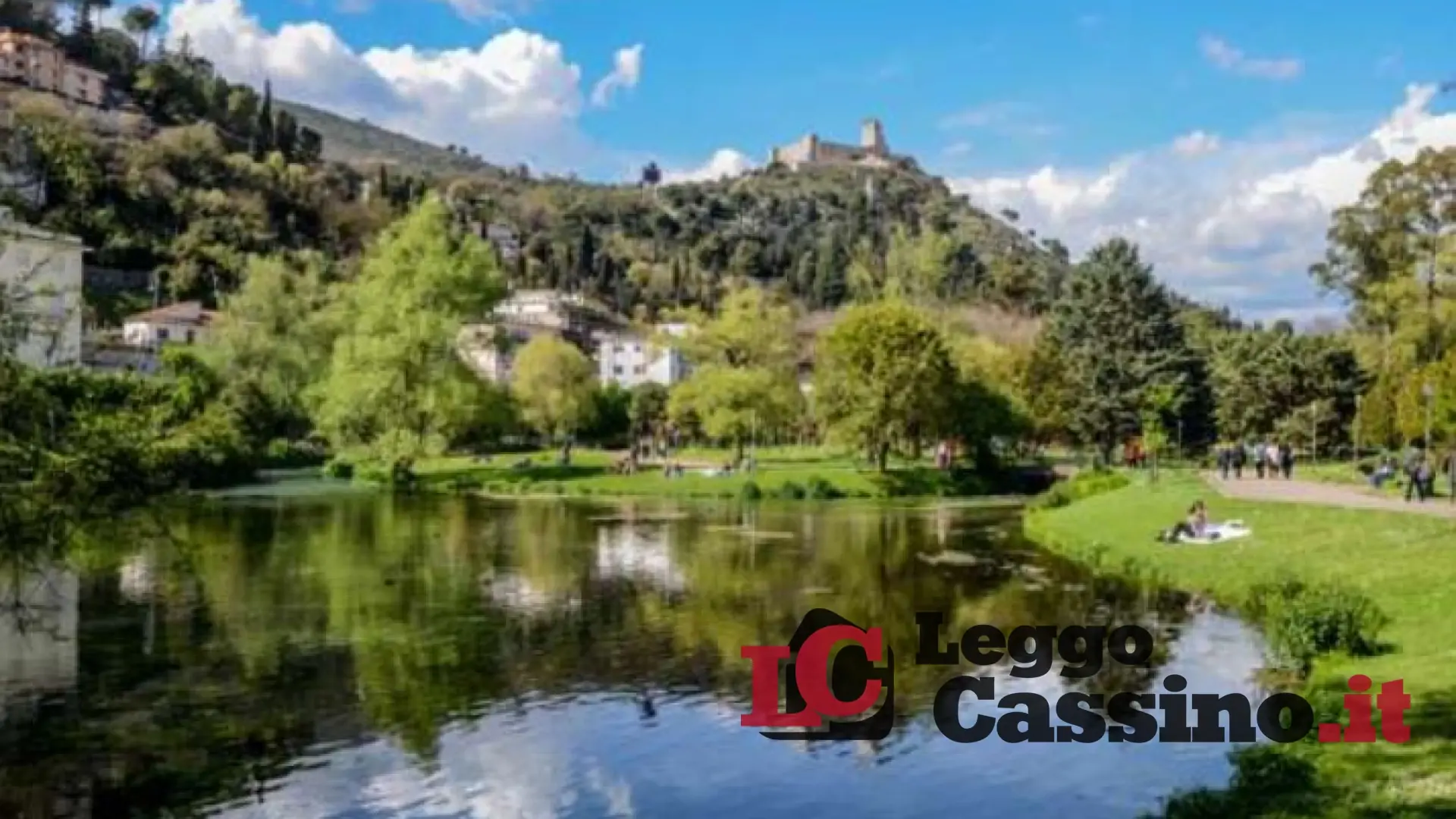 Atto vandalico nella villa comunale, Cassino resta al buio