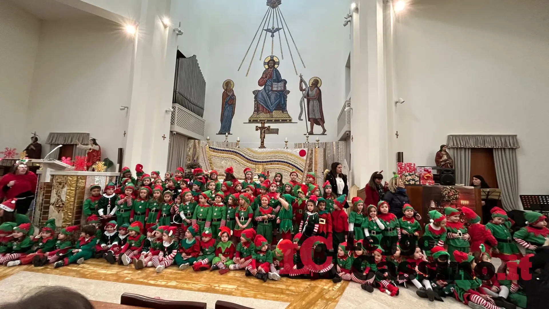 Gli Elfi di Babbo Natale nella Chiesa di San Giovanni