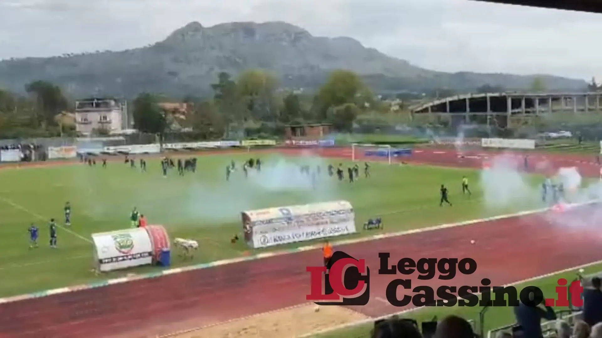 Scontri allo stadio, interviene la Polizia per evitare il peggio