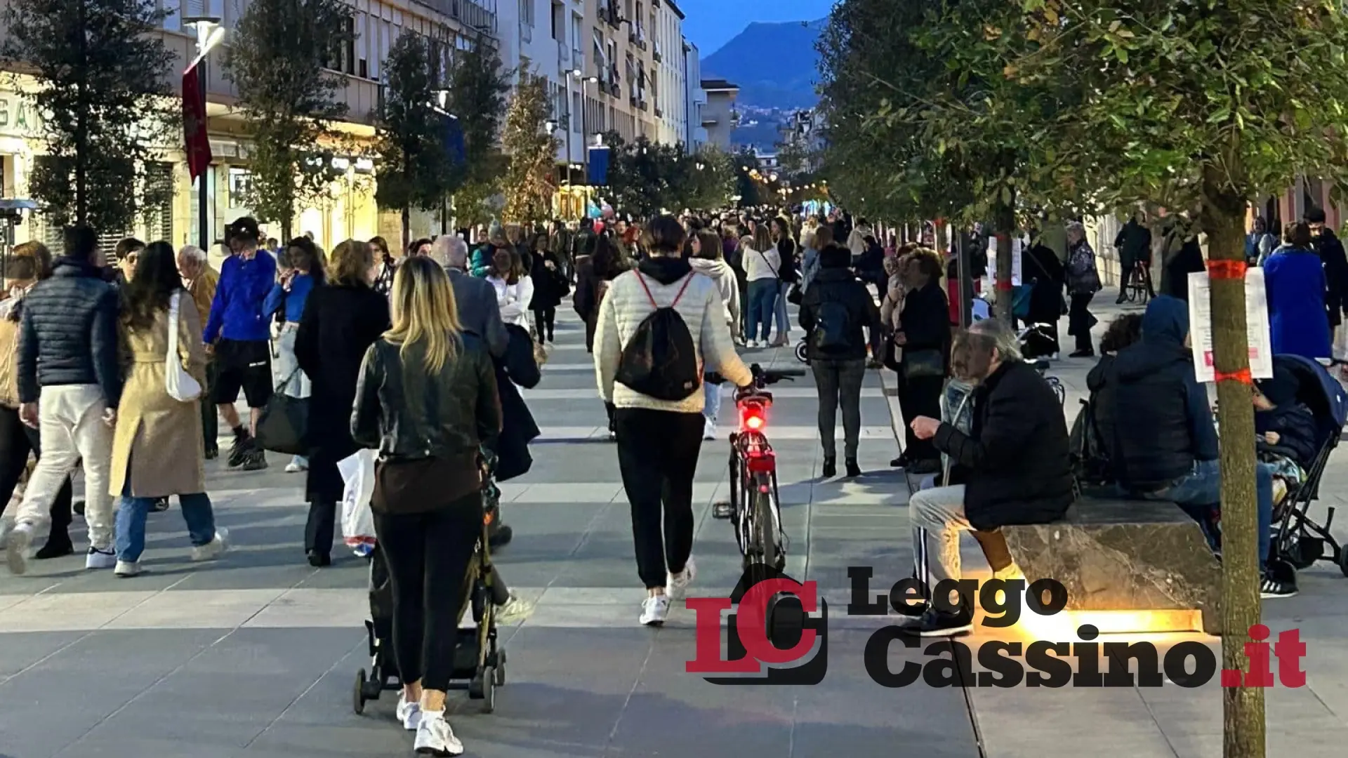 Cassino, isola pedonale off-limits a biciclette e monopattini