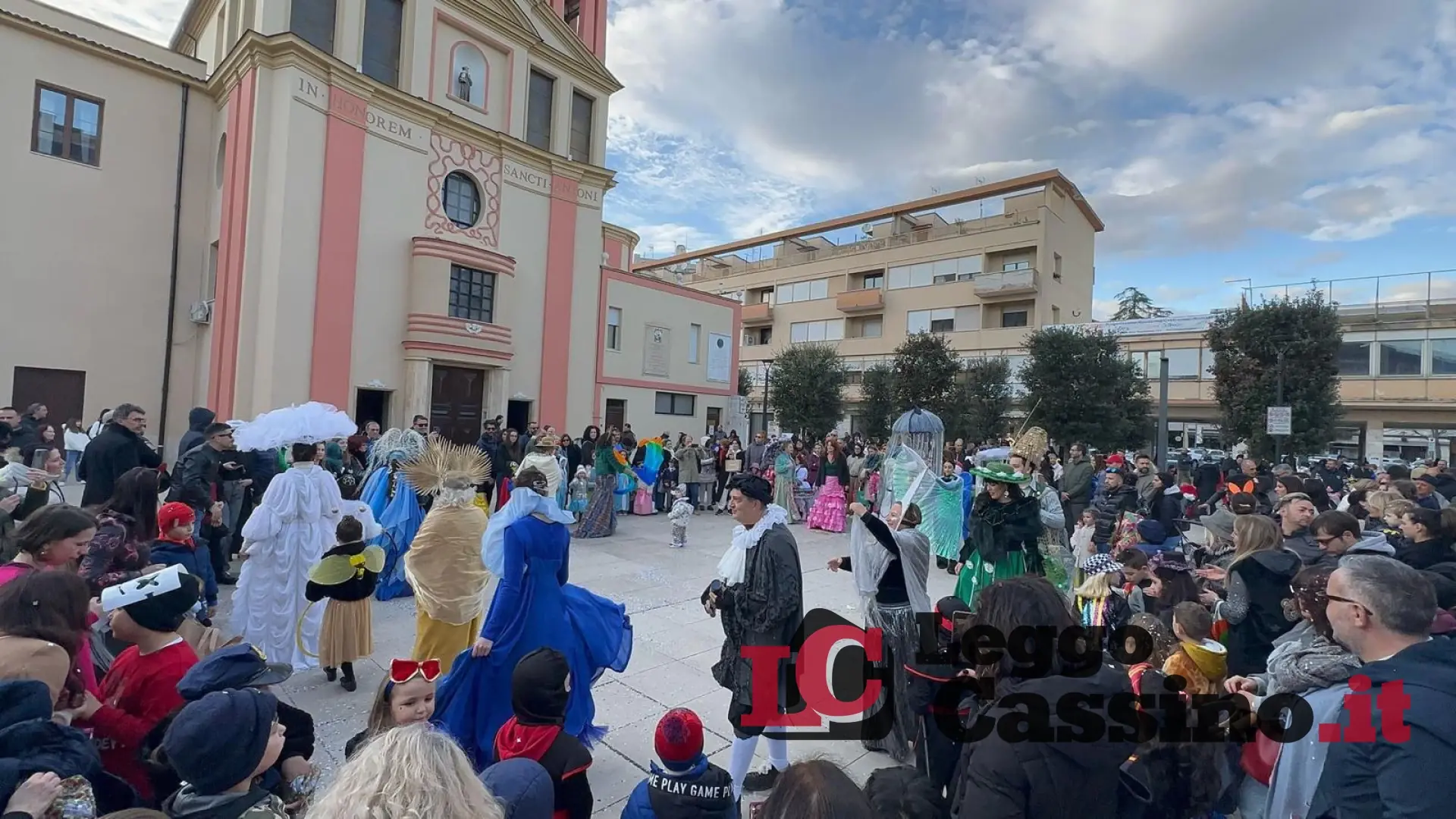 Piazza Diamare in Festa: un successo di allegria e sostenibilità con le Maschere di Porta Paldi