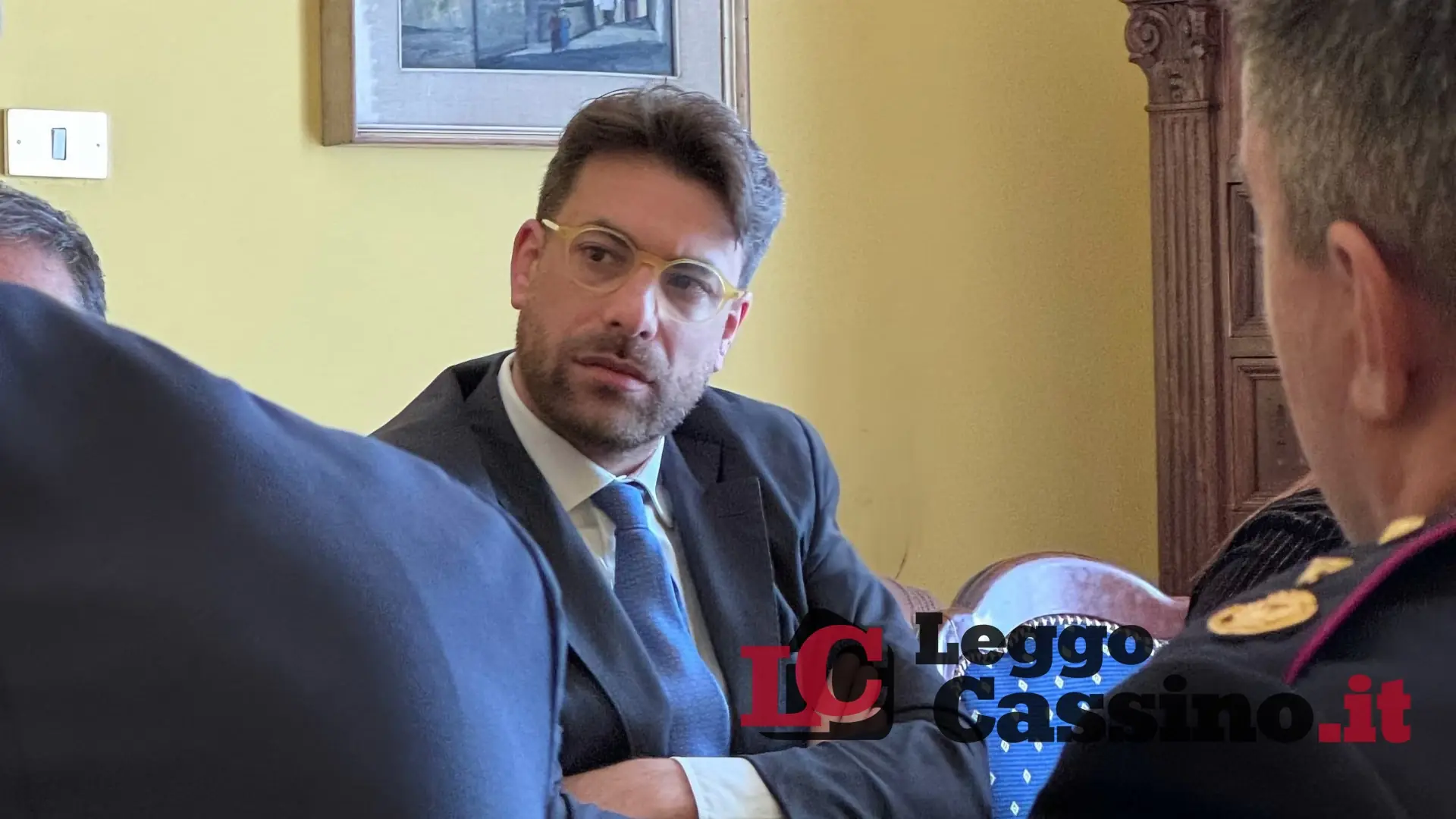 Il bon ton istituzionale non c'entra niente, quello di Luca Di Stefano è un segnale politico
