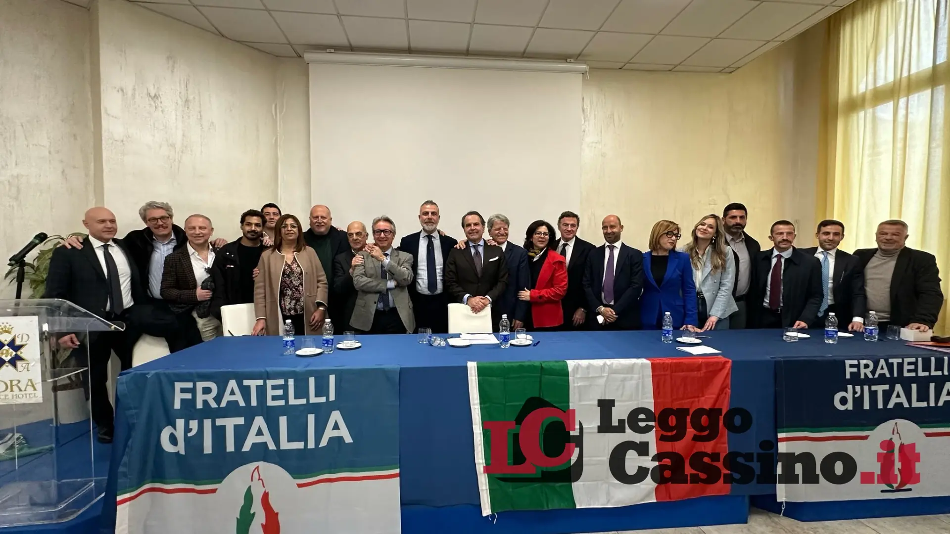 FdI prova a unire il centrodestra ma Forza Italia (sulla villa) si smarca