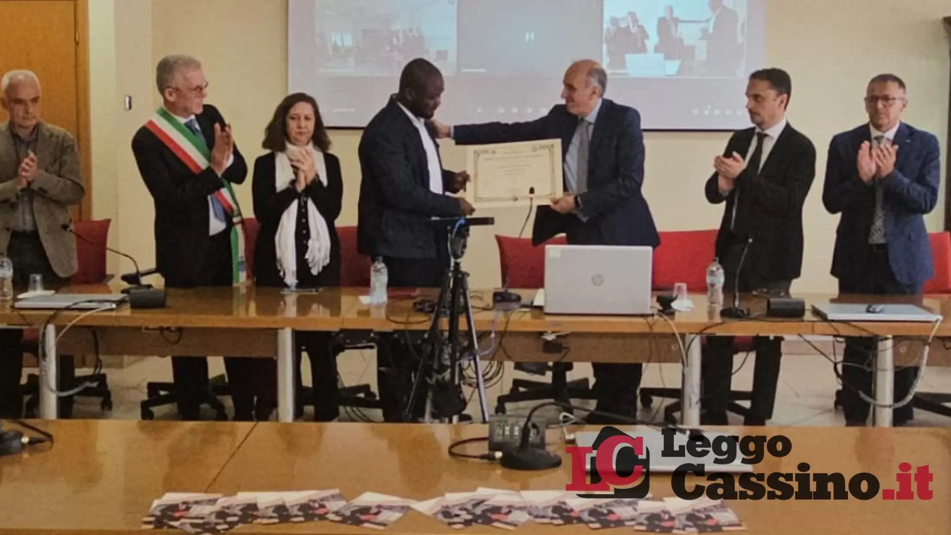 Laurea alla Memoria per Charles Yeboah Baffour, simbolo di integrazione e impegno