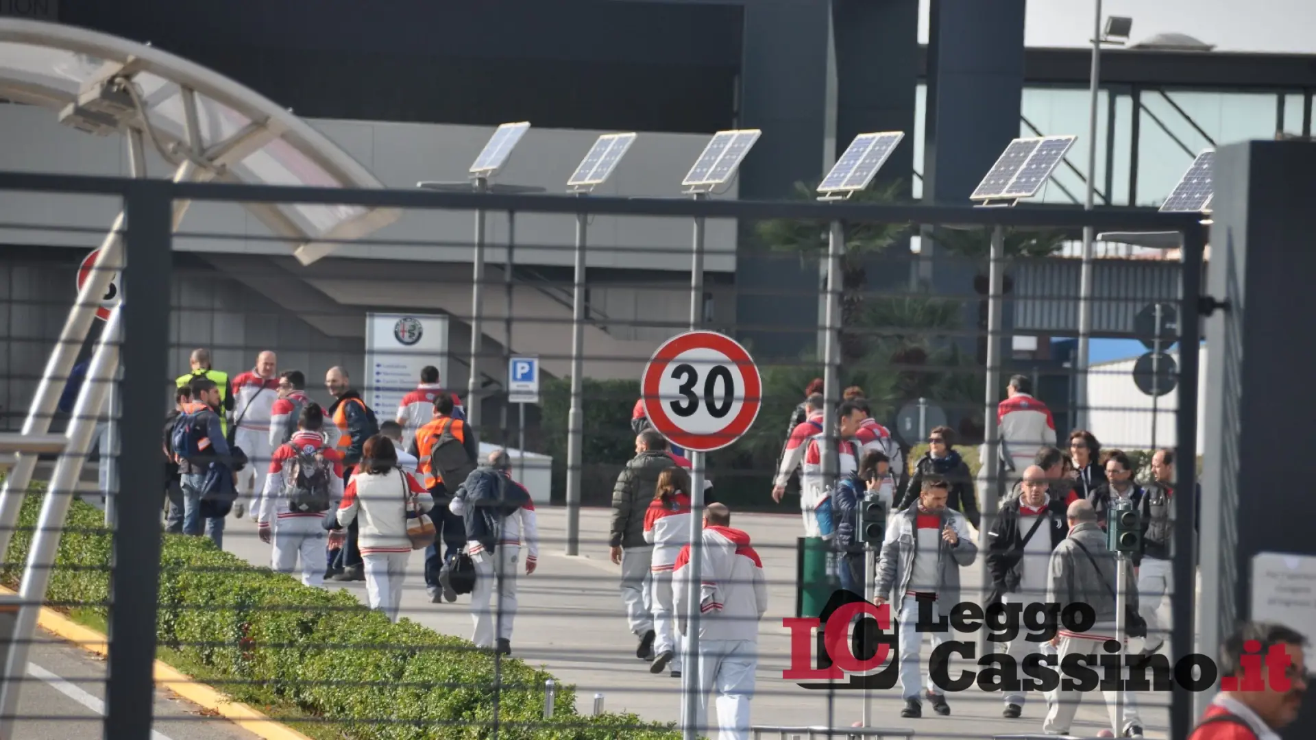 Stellantis Cassino:  problemi con l'ibrido, slitta Stelvio. Si prolunga l'agonia degli operai