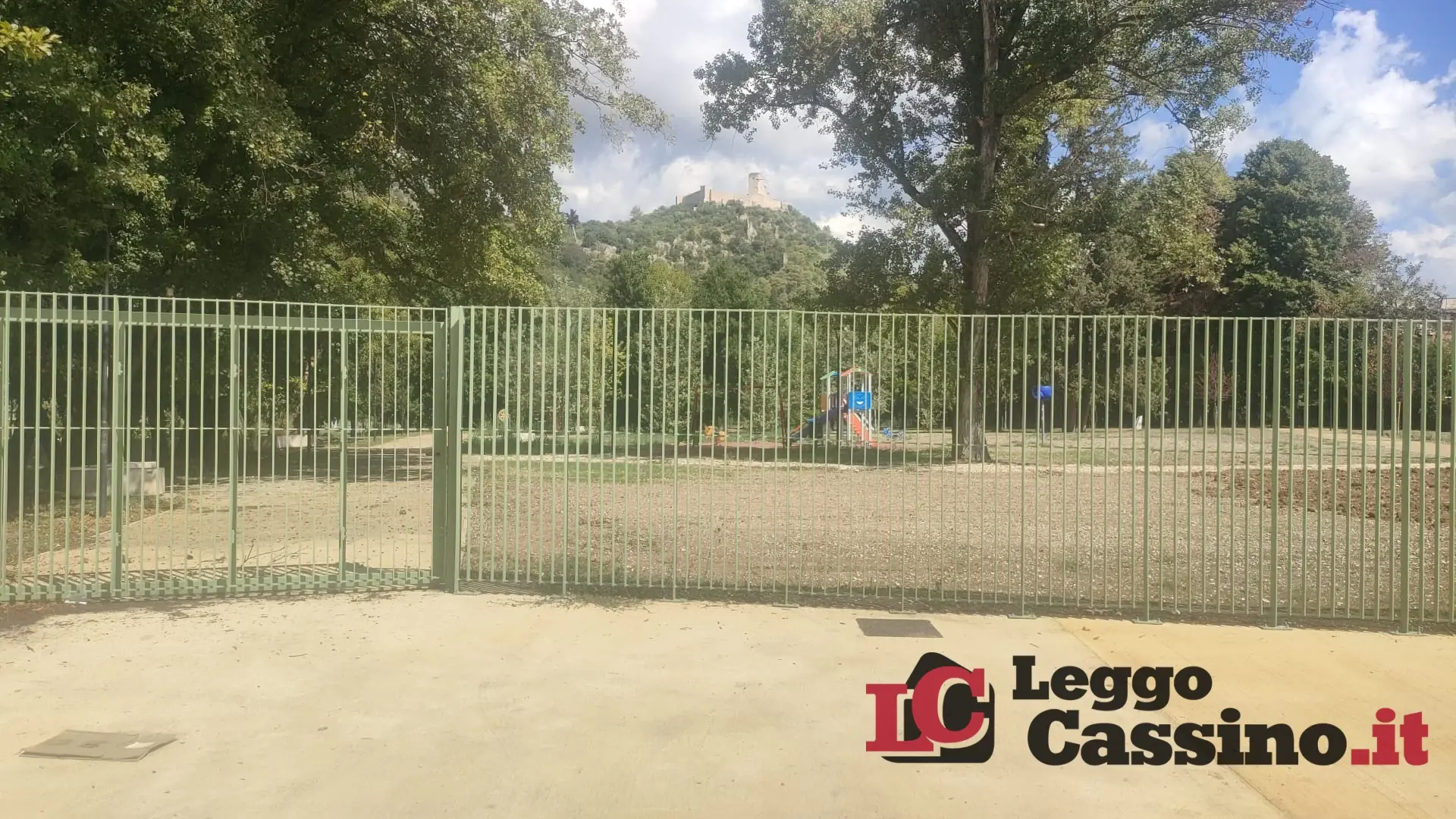 Notte di follia a Cassino: in piazza Labriola volano cocci e bottiglie