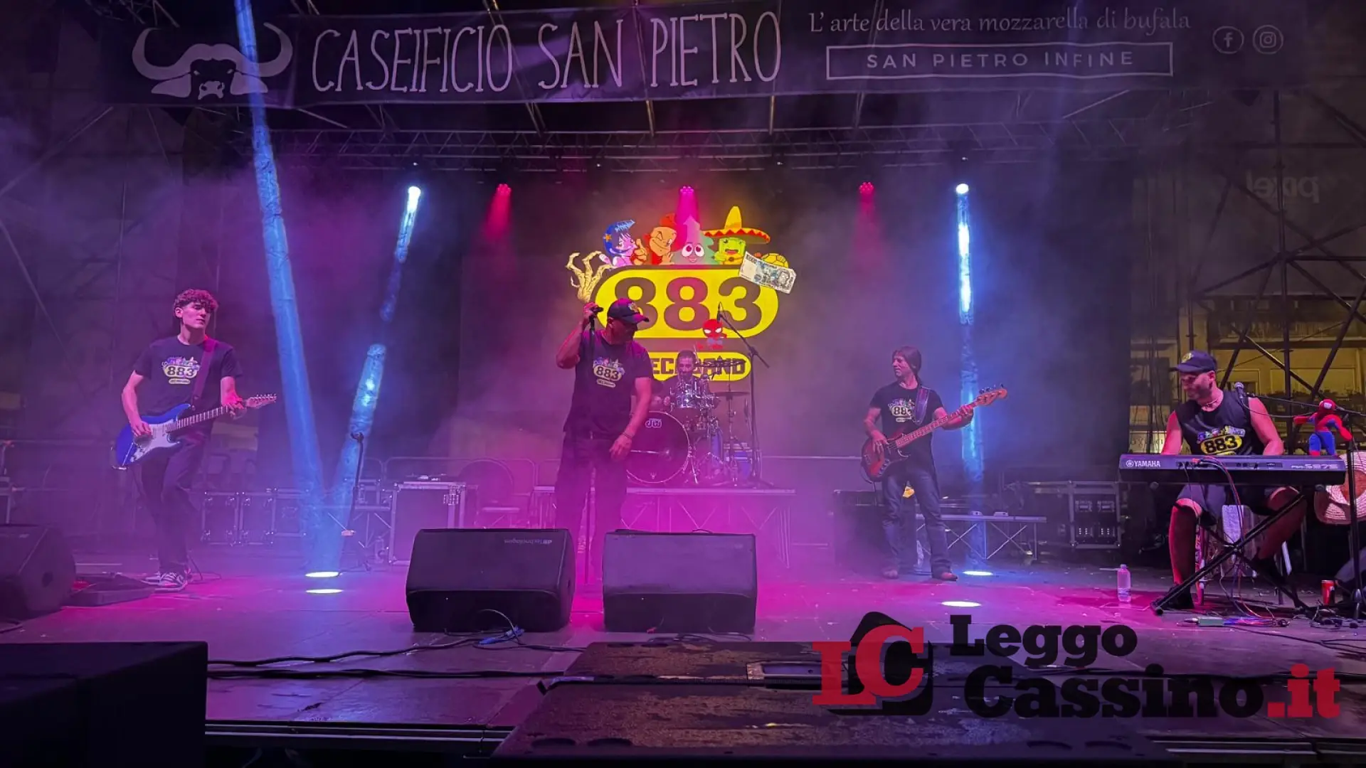 Le note di Vasco Rossi e degli 883 incantano Piazza Labriola: due sere di sano divertimento