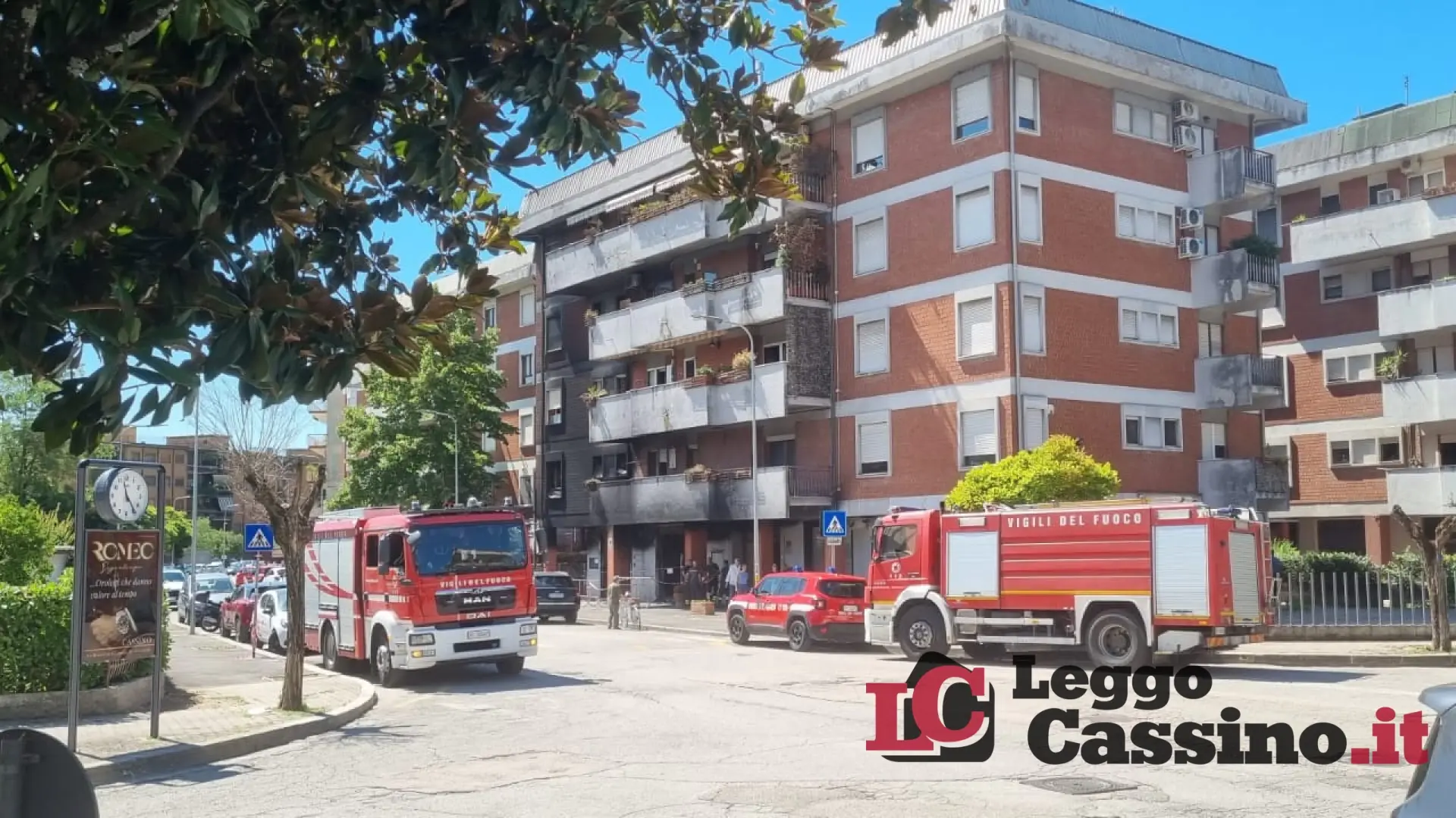 Da due mesi senza casa: 17 famiglie ancora sfollate dopo l’incendio in via Zamosch