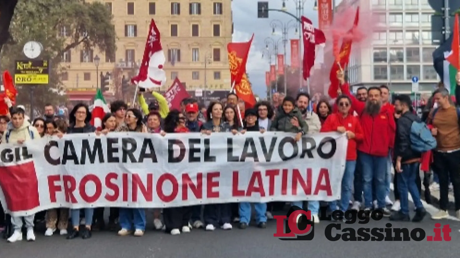Democrazia in piazza: la semantica dello slogan