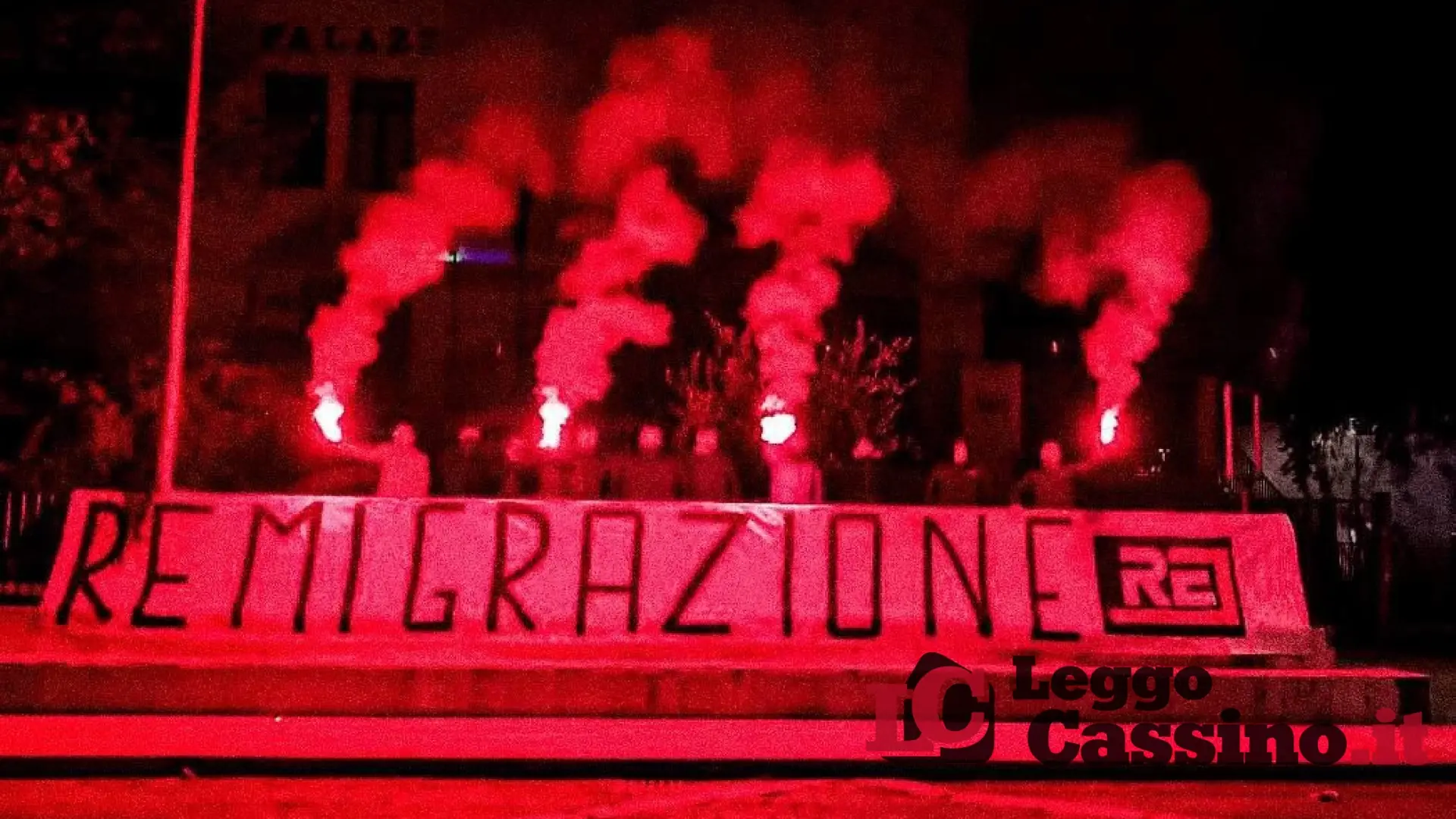 Cassino, "Remigrazione" rivendica lo striscione in piazza Labriola e replica al nostro giornale