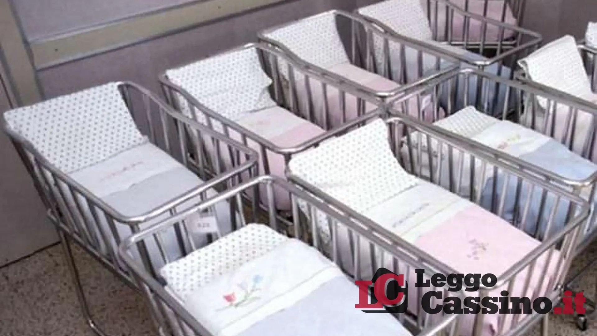 La corsa a ostacoli di Giulia: sveglia all'alba e zero respiro. Ecco perché in Italia le culle restano vuote