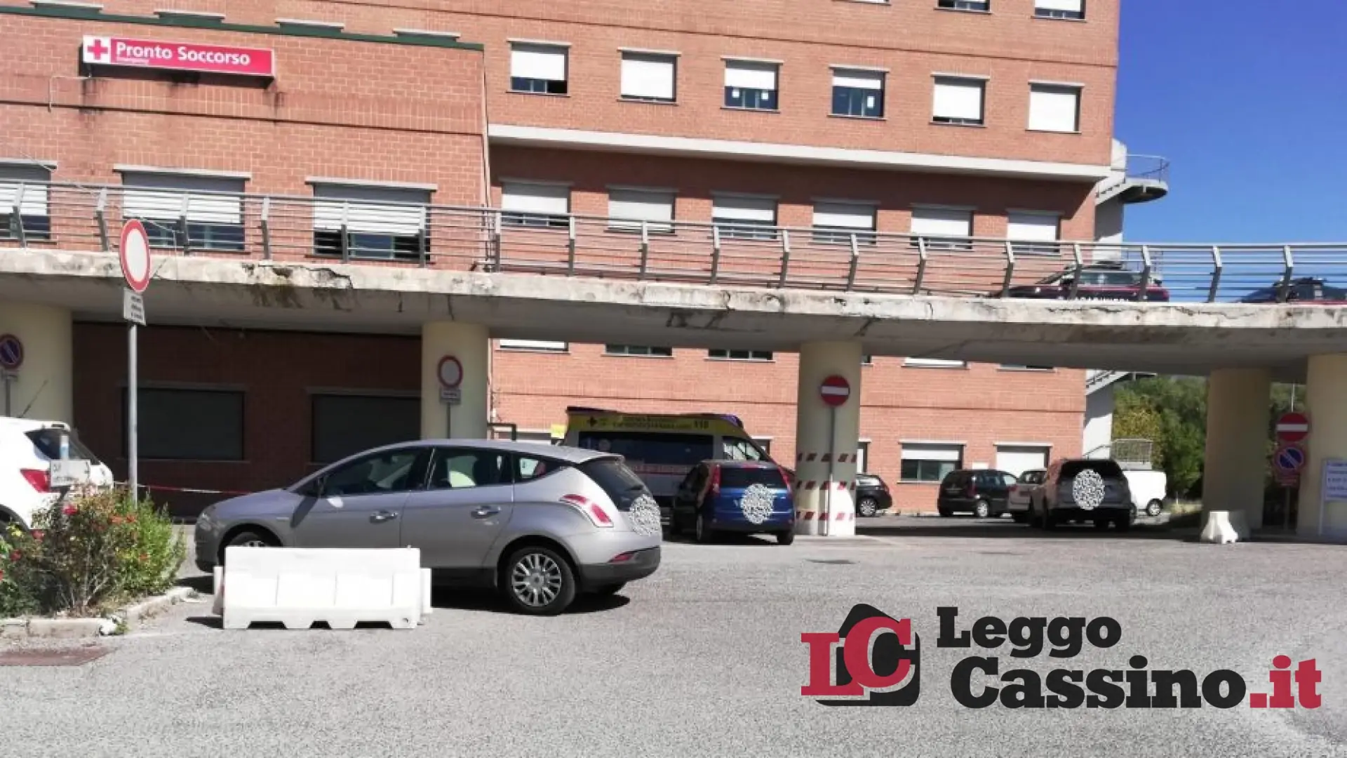 Stop alla sosta selvaggia all'ospedale di Cassino: arrivano le multe della Polizia Locale