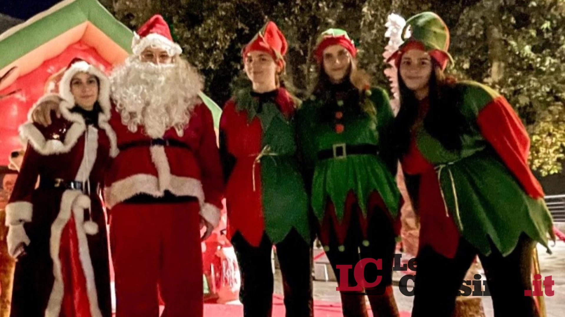 Ausonia, grande successo per il villaggio di Babbo Natale in piazza Mercato