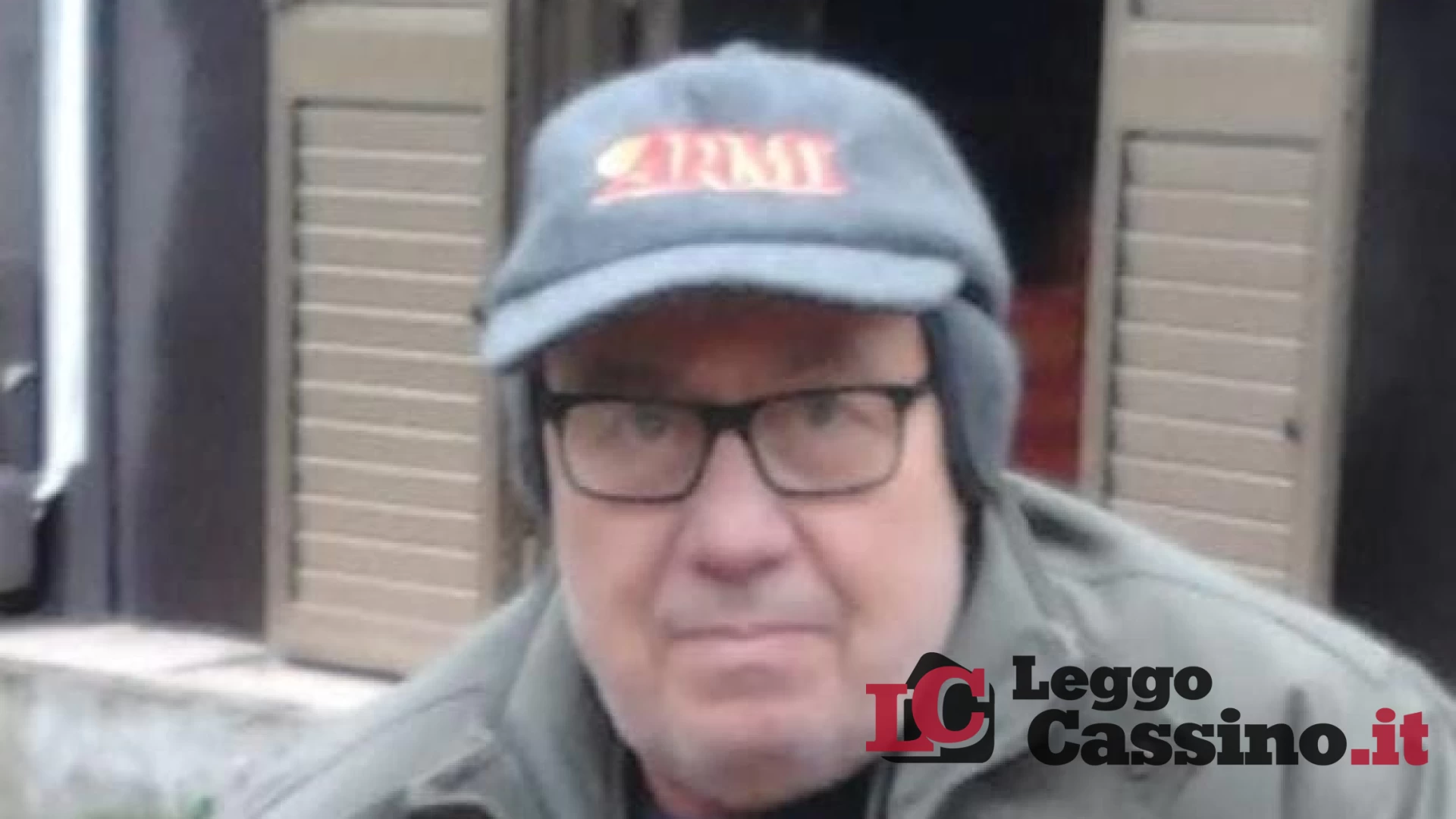 Spara al cinghiale e lo crede morto: l'animale lo carica e lo uccide con una zannata