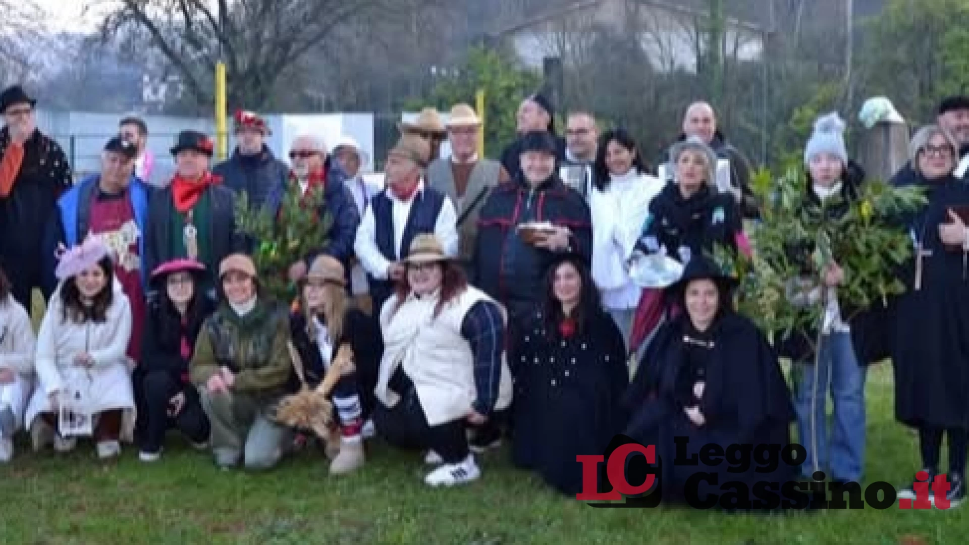 Il canto de "I 12 mesi" in onore di Arnaldo Palumbo nella contrada Foresta di Cervaro