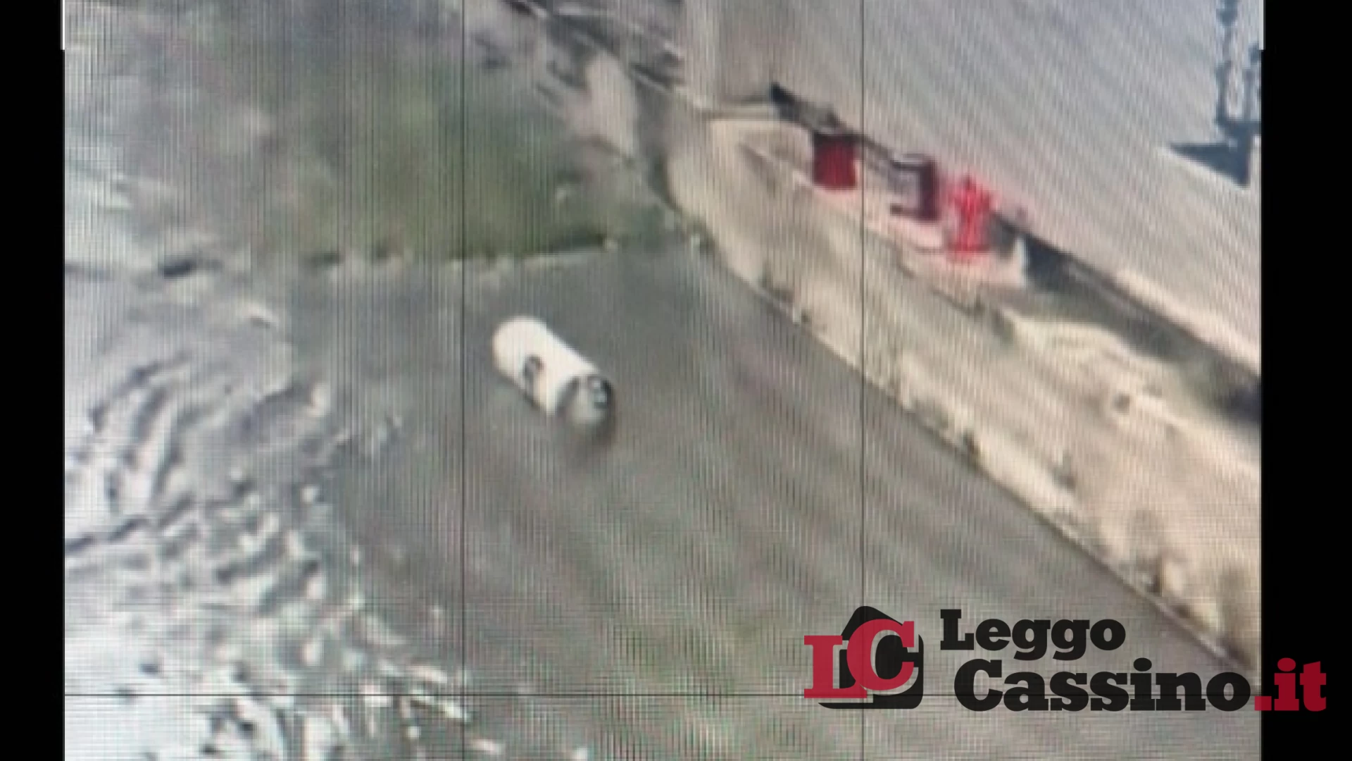 Lega Cassino: "È inammissibile portare un fiore al cimitero  camminando nell'acqua"