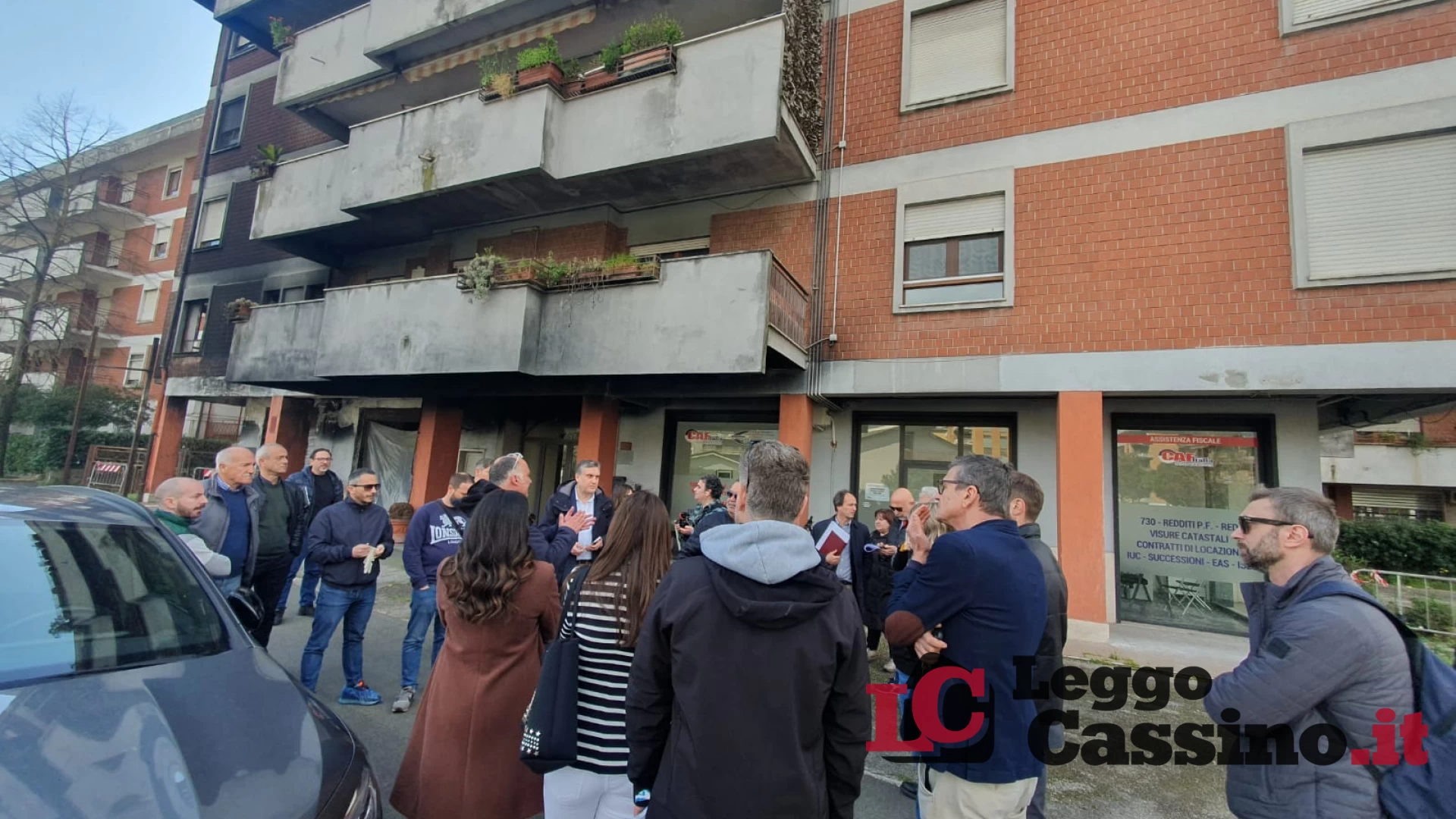 Incendio Via Zamosch, otto mesi di buio: la rabbia degli sfollati contro il muro delle assicurazioni