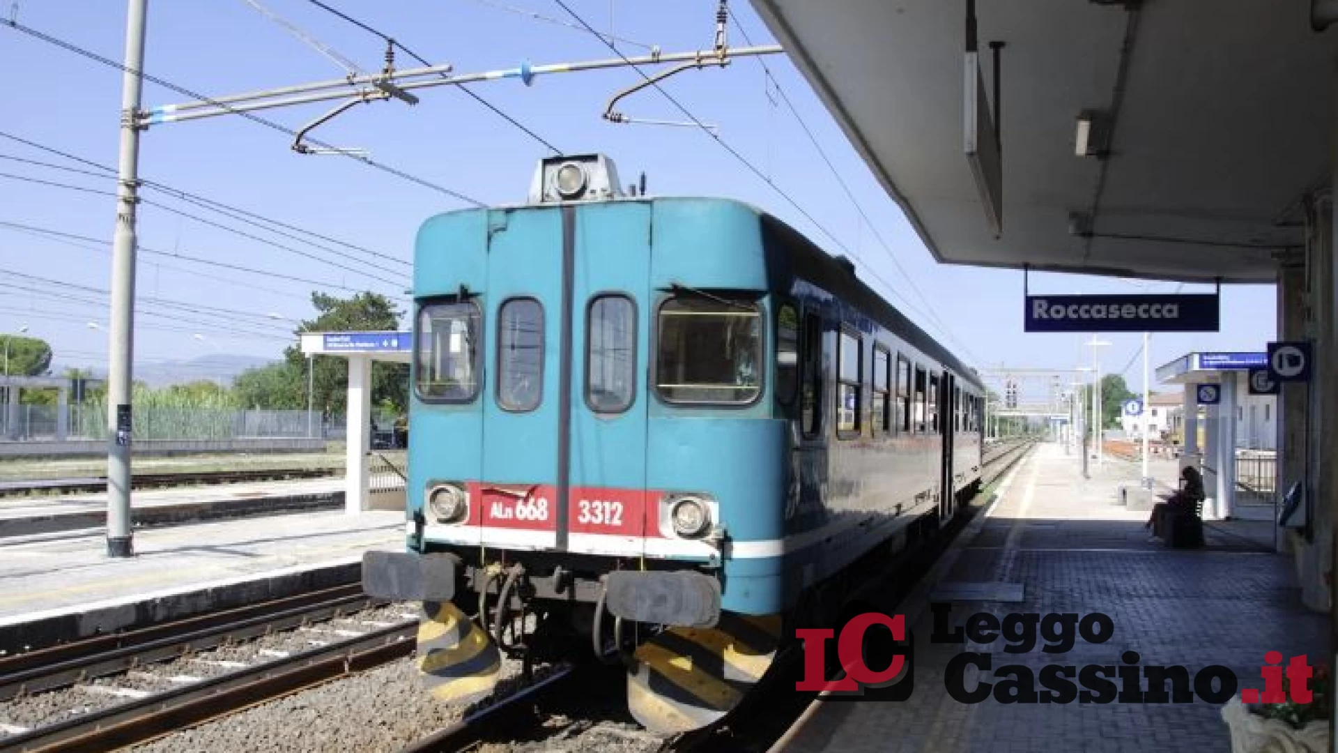 Roccasecca, pretende di viaggiare senza biglietto e minaccia il capotreno: denunciato 51enne
