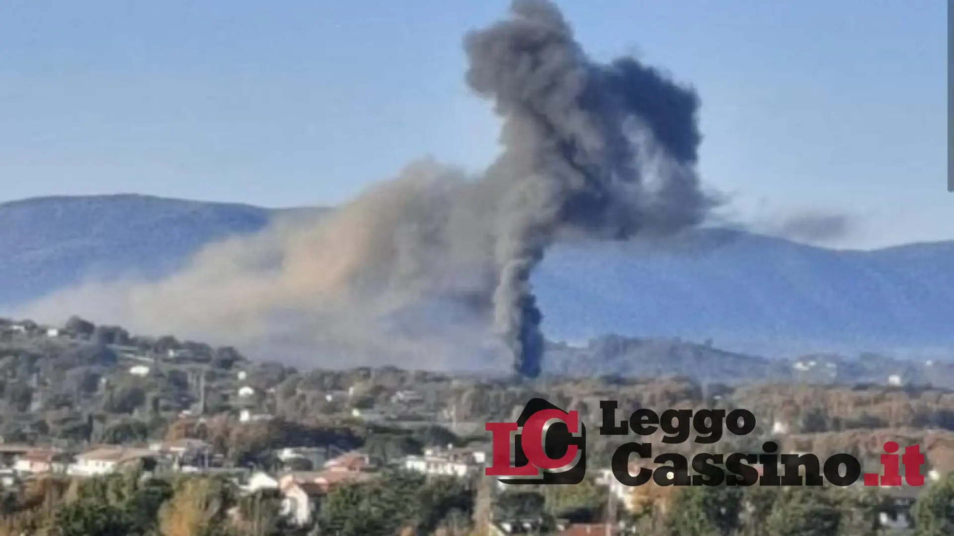 Va in fiamme il kartodromo di Arce, vigili in azione