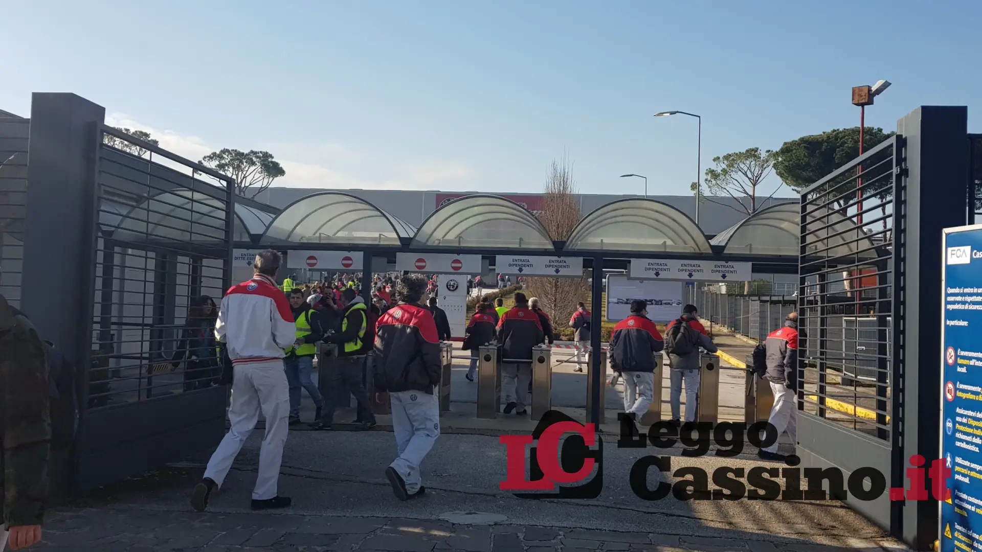 Furti alle auto nel parcheggio di Fca