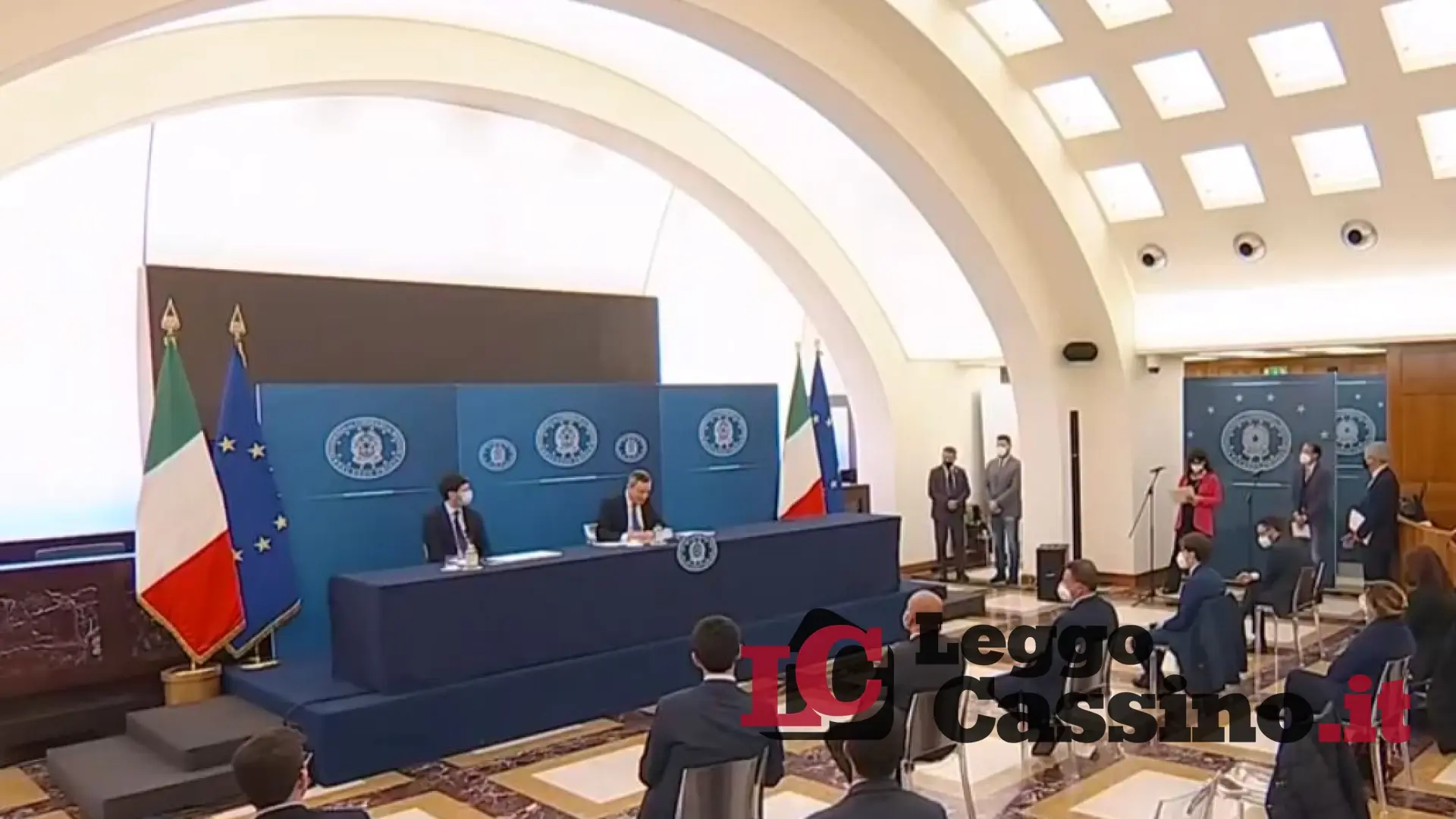 Covid, contagi ancora bassi. Vaccini, al via le nuove prenotazioni