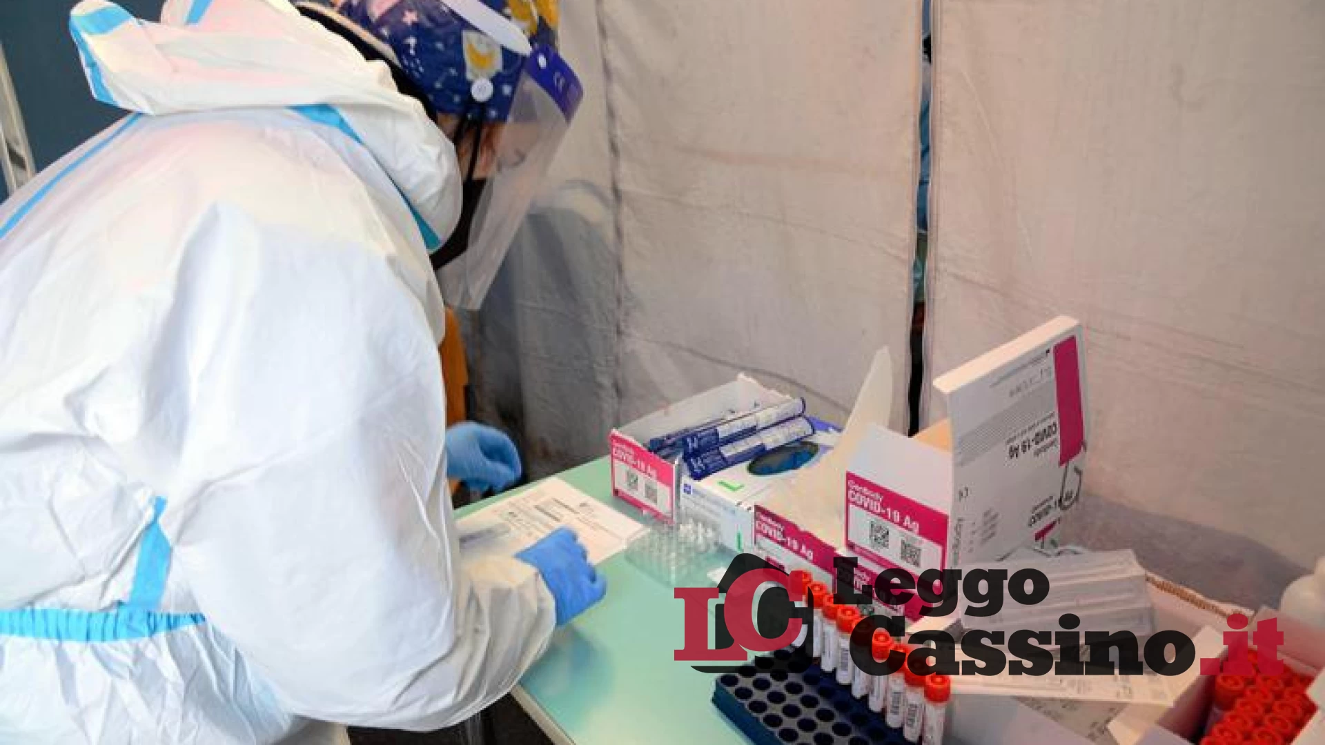 Covid, gennaio da dimenticare: 42 morti. Vaccini, da domani le multe