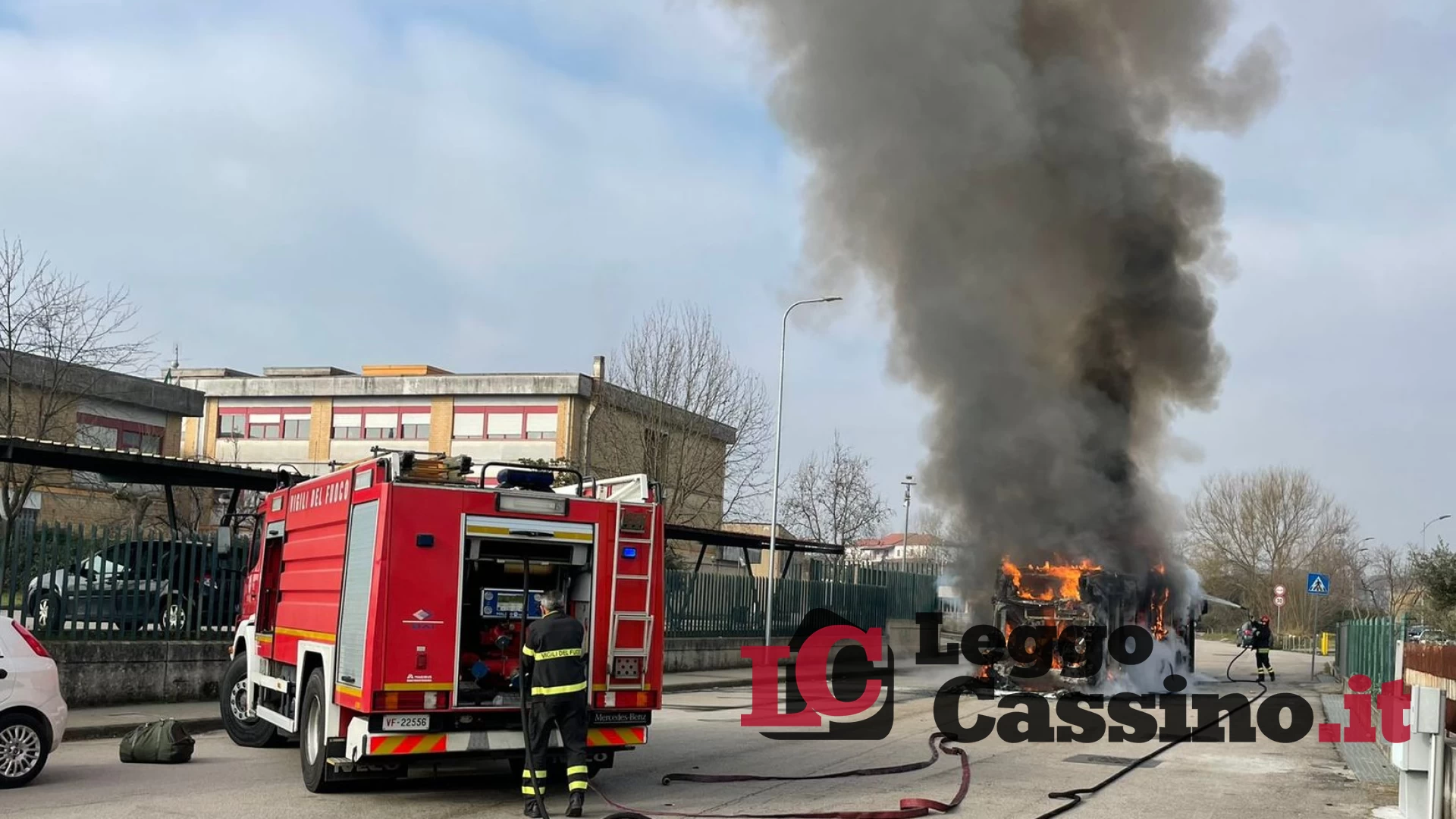 Cassino, bus a fuoco: paura alla Folcara