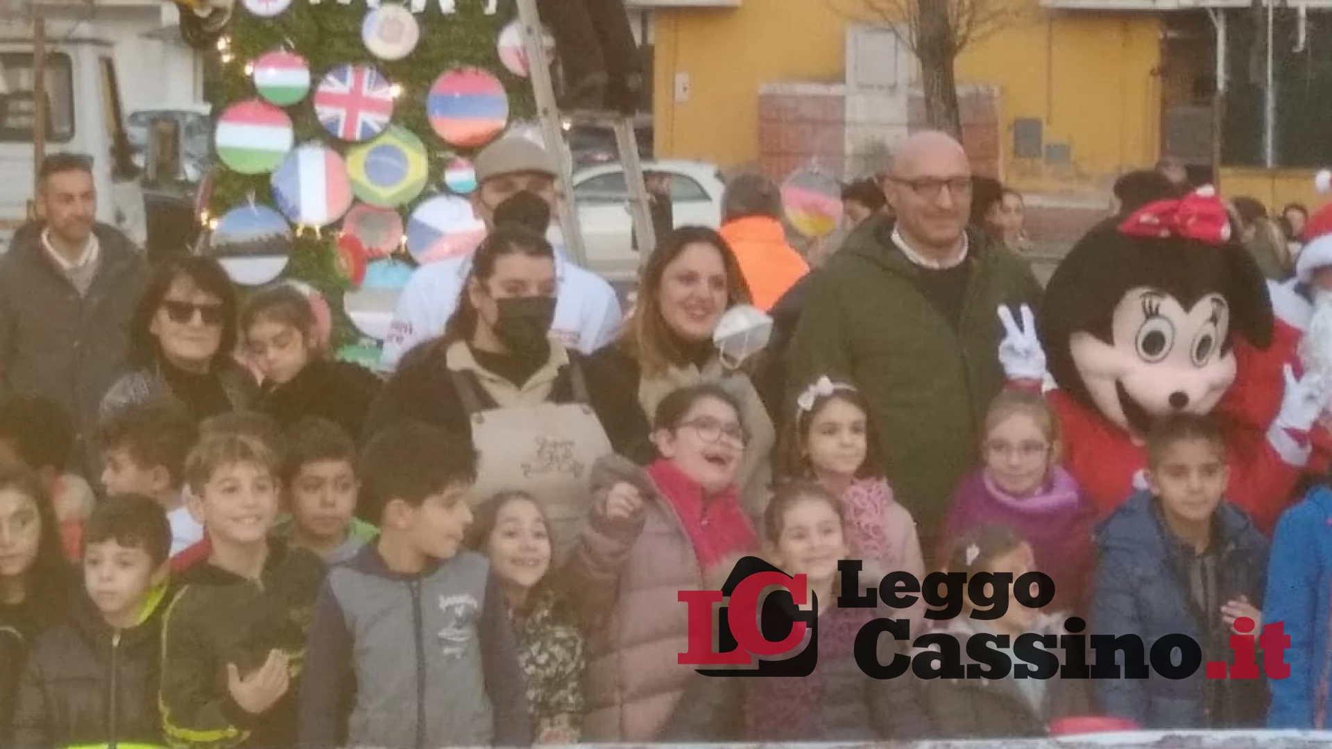 I bambini dell'Istituto Comprensivo 2 di Pontecorvo hanno preparato l'Albero della Gioia