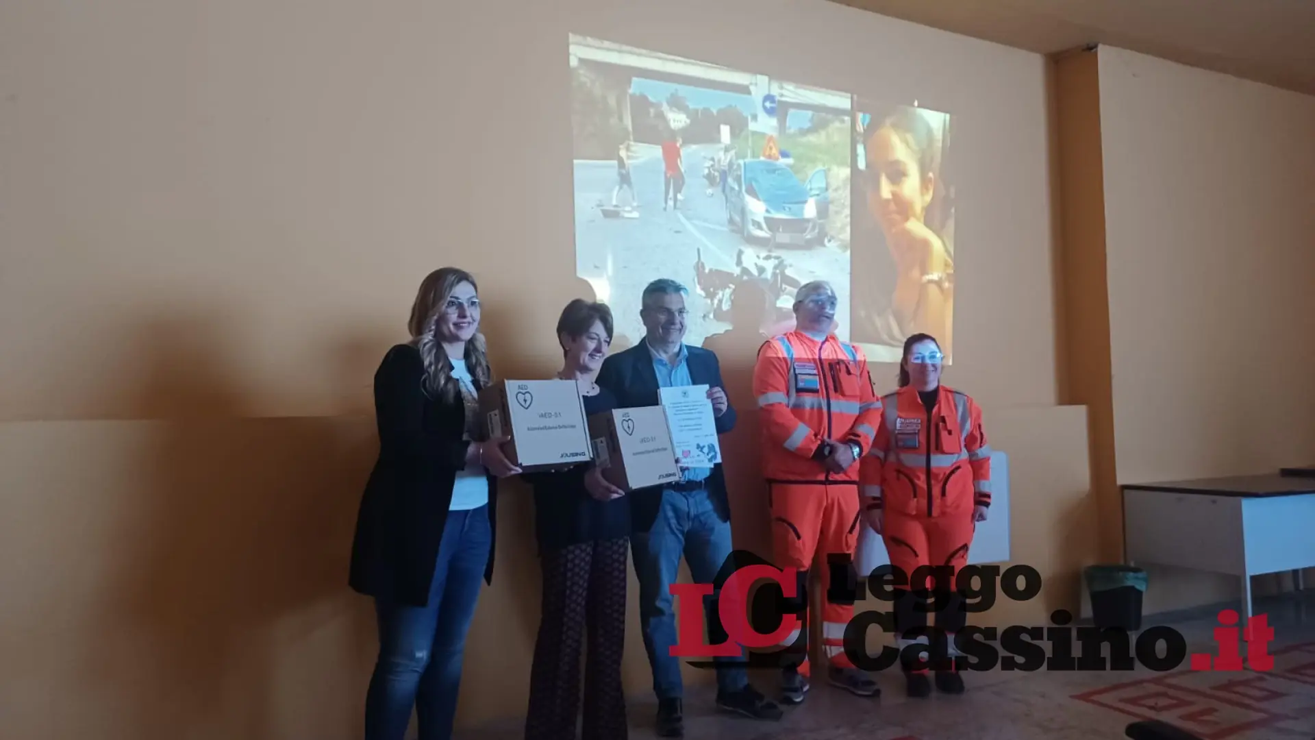 Sessanta genitori "regalano" due defibrillatori alla città di Cassino