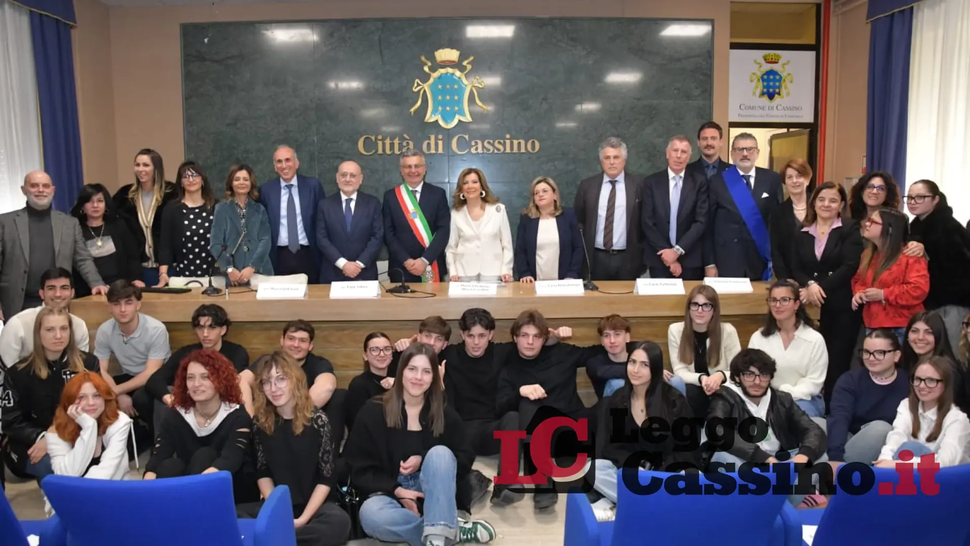 Casellati incoraggia le studentesse: "Essere donna non è mai un limite"