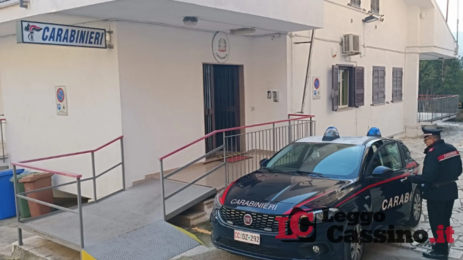 Perseguita e minaccia padre e fratello, 50enne allontanato da casa
