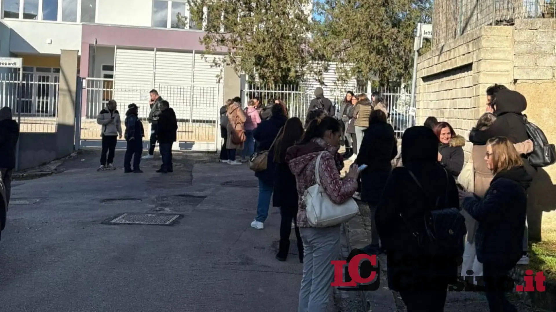 Alunno a scuola con la pistola, il sindaco Marrocco: "Madre arrestata e Procura attivata"