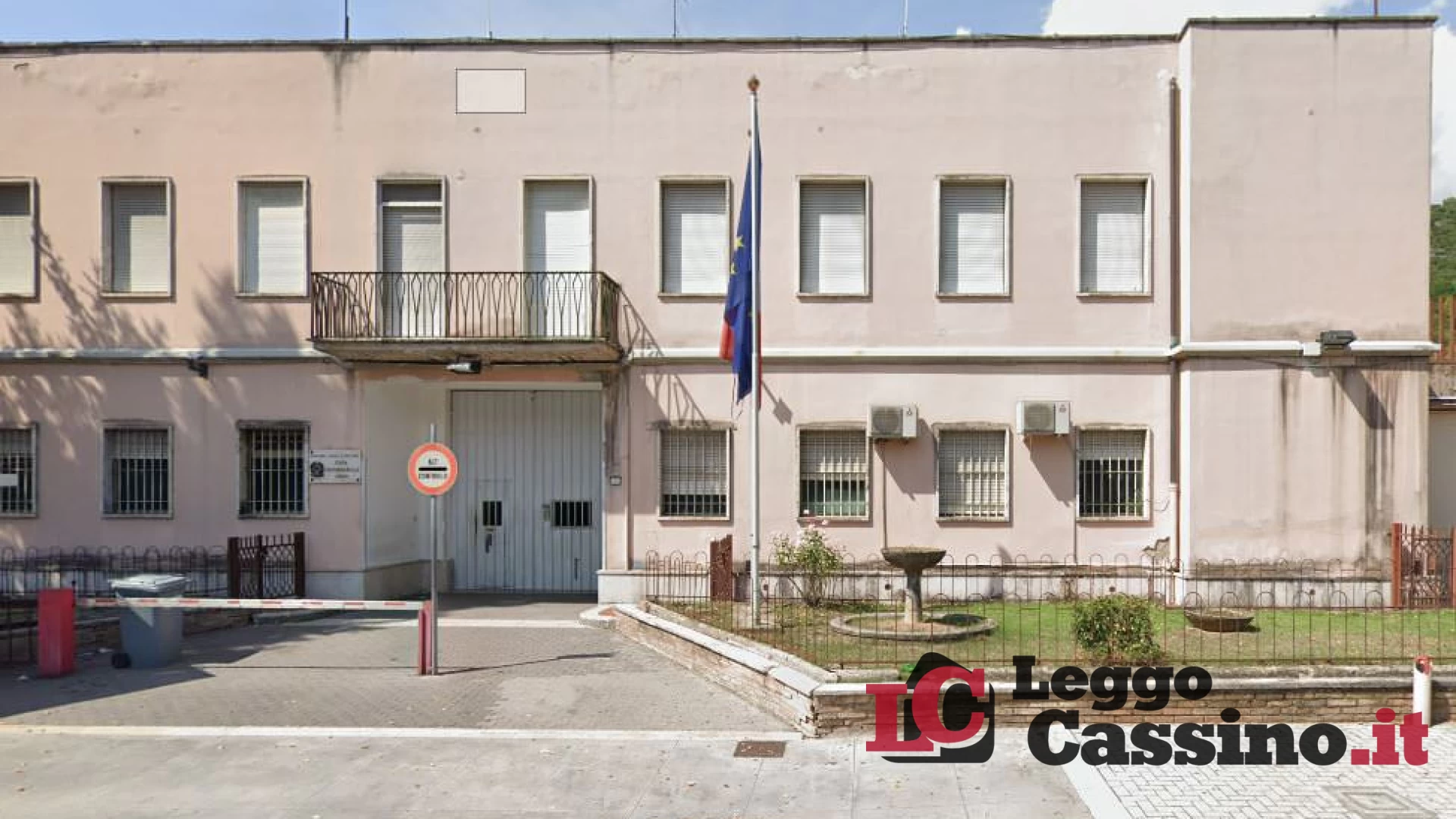 Caos nel carcere di Cassino: detenuti appiccano un incendio