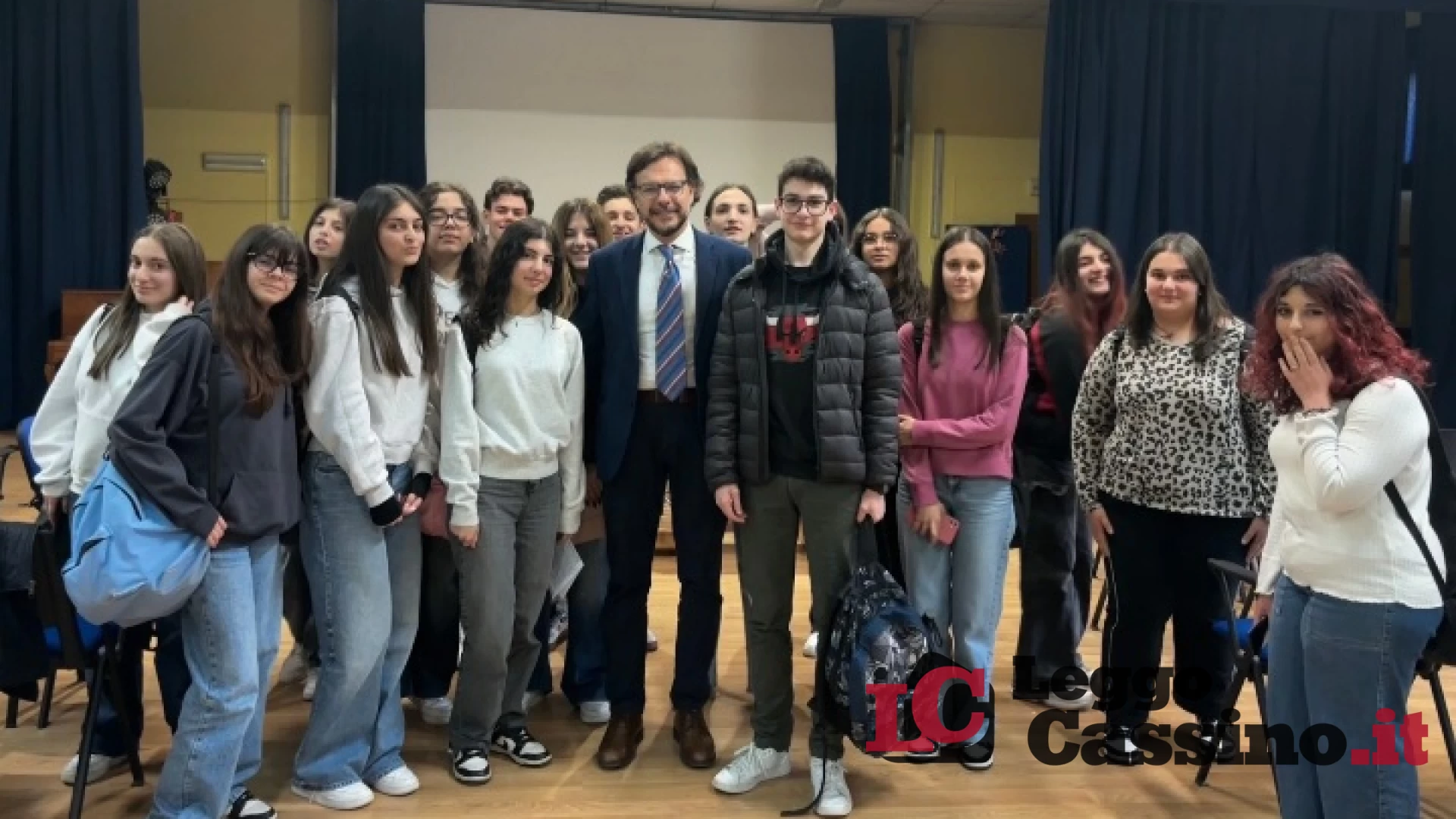 Al Liceo Varrone di Cassino l'incontro “Uso consapevole dei farmaci” con il dr. Gaetano Marrocco