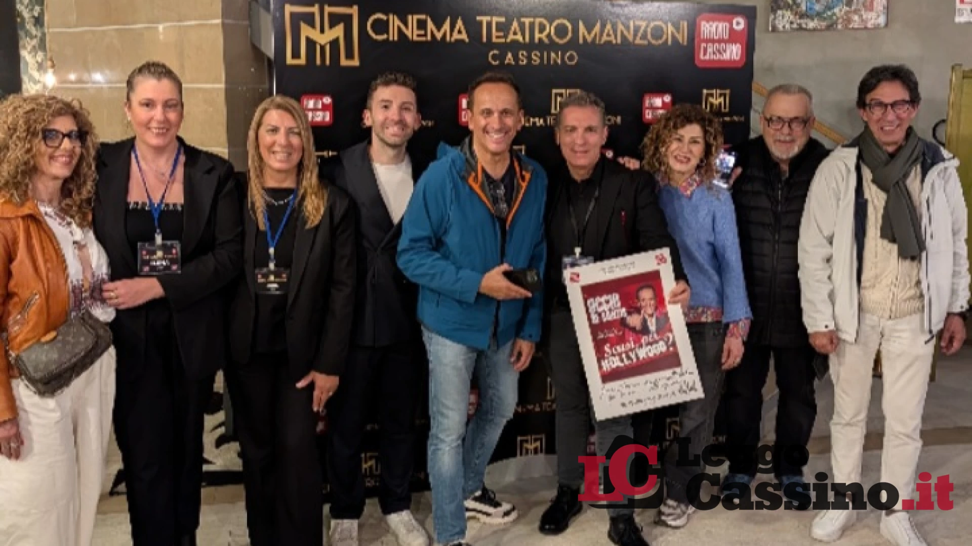 Scusi, per Hollywood? Record di applausi e risate per Uccio De Santis al Teatro Manzoni Cassino