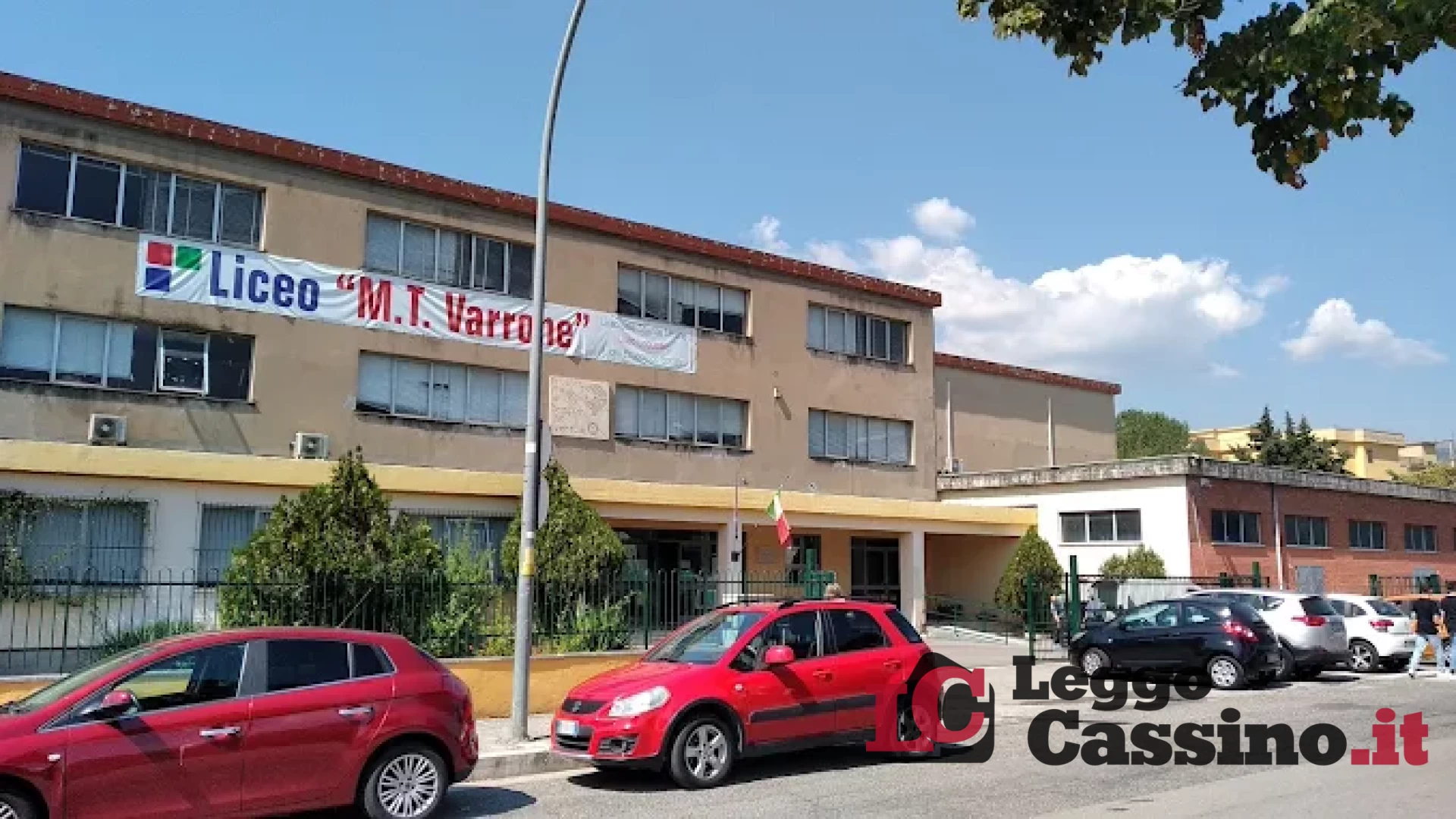 Cassino, auto travolge due studentesse del "Varrone" a pochi passi dal Liceo