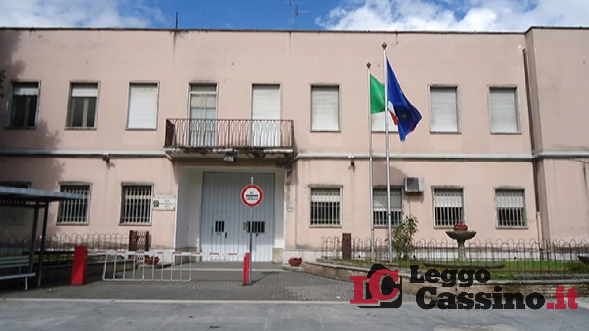 Cassino, follia in carcere: il killer di Corinaldo incendia...