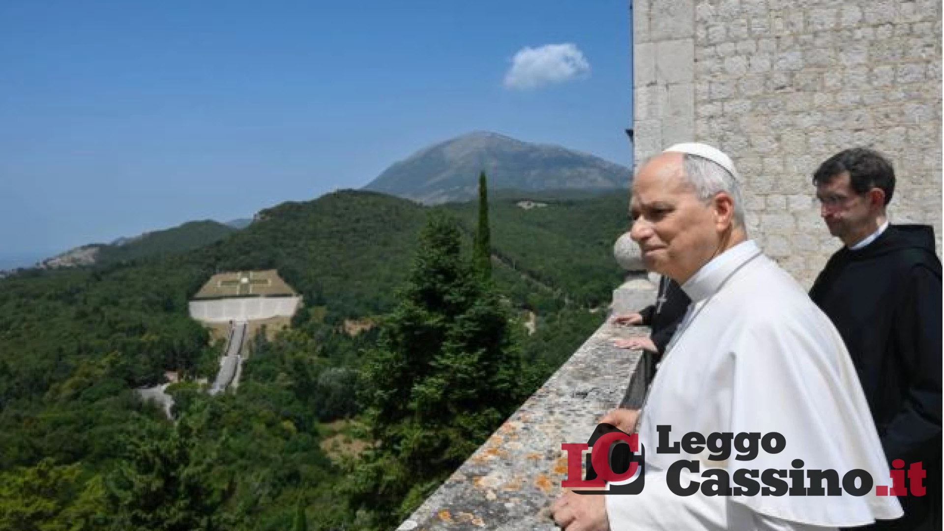 Papa Leone XIV in visita privata a Montecassino: preghiera sulla tomba di San Benedetto per invocare la pace