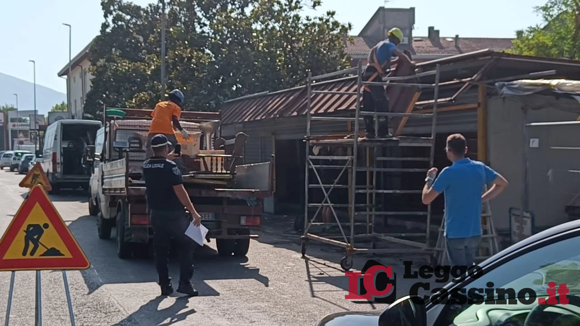 Cassino, riprende la rimozione delle baracche sulla Casilina: operazioni senza tensioni