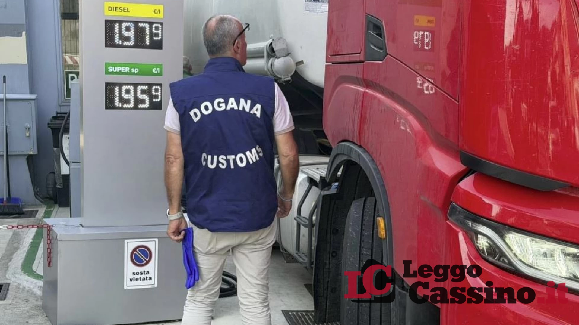 Gasolio non a norma, sequestrati quasi 8mila litri: nei guai il gestore di un distributore