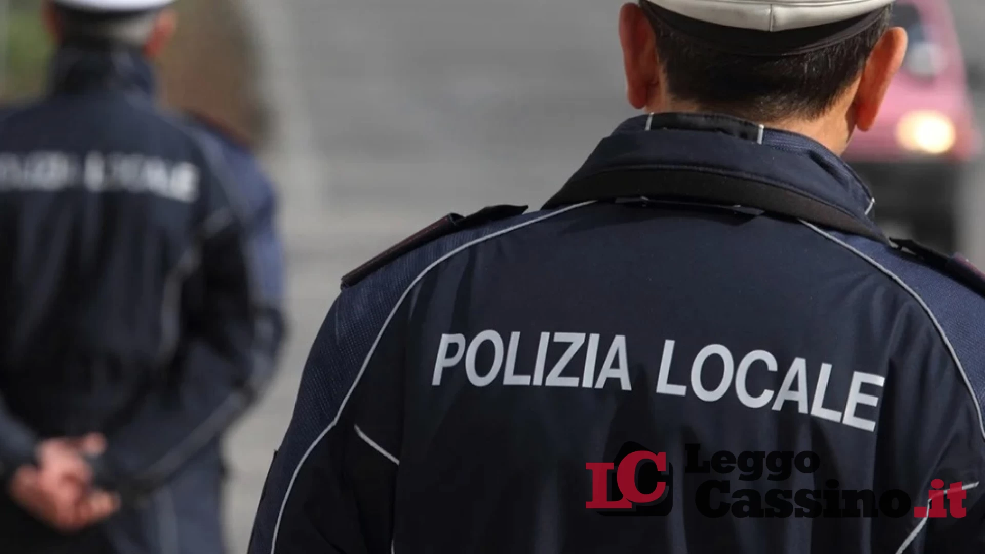 File interminabili di auto all'Agip di via Casilina Sud